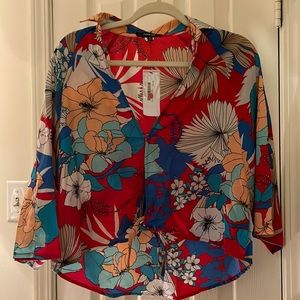 Aakaa Floral Blouse. Size small. New with tags.
